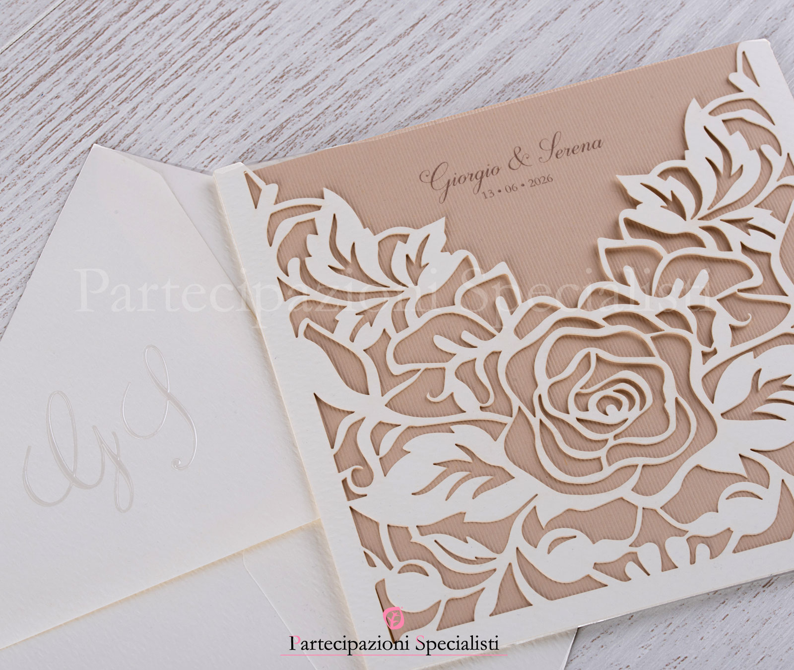 Partecipazioni originali taglio laser con Rosa effetto Legno
