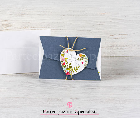 Partecipazione originale cartoncino blu con fiori variopinti